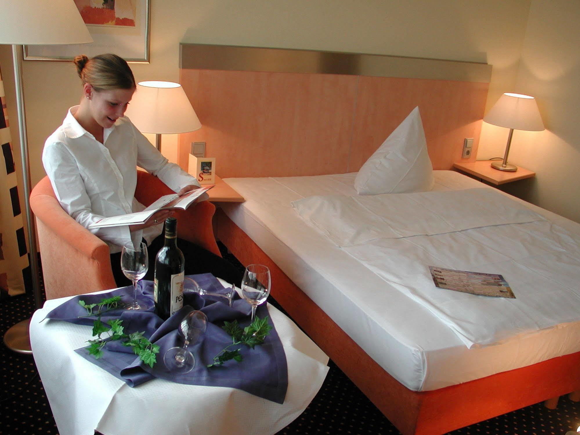 Hotel Central Frankenthal  Kültér fotó